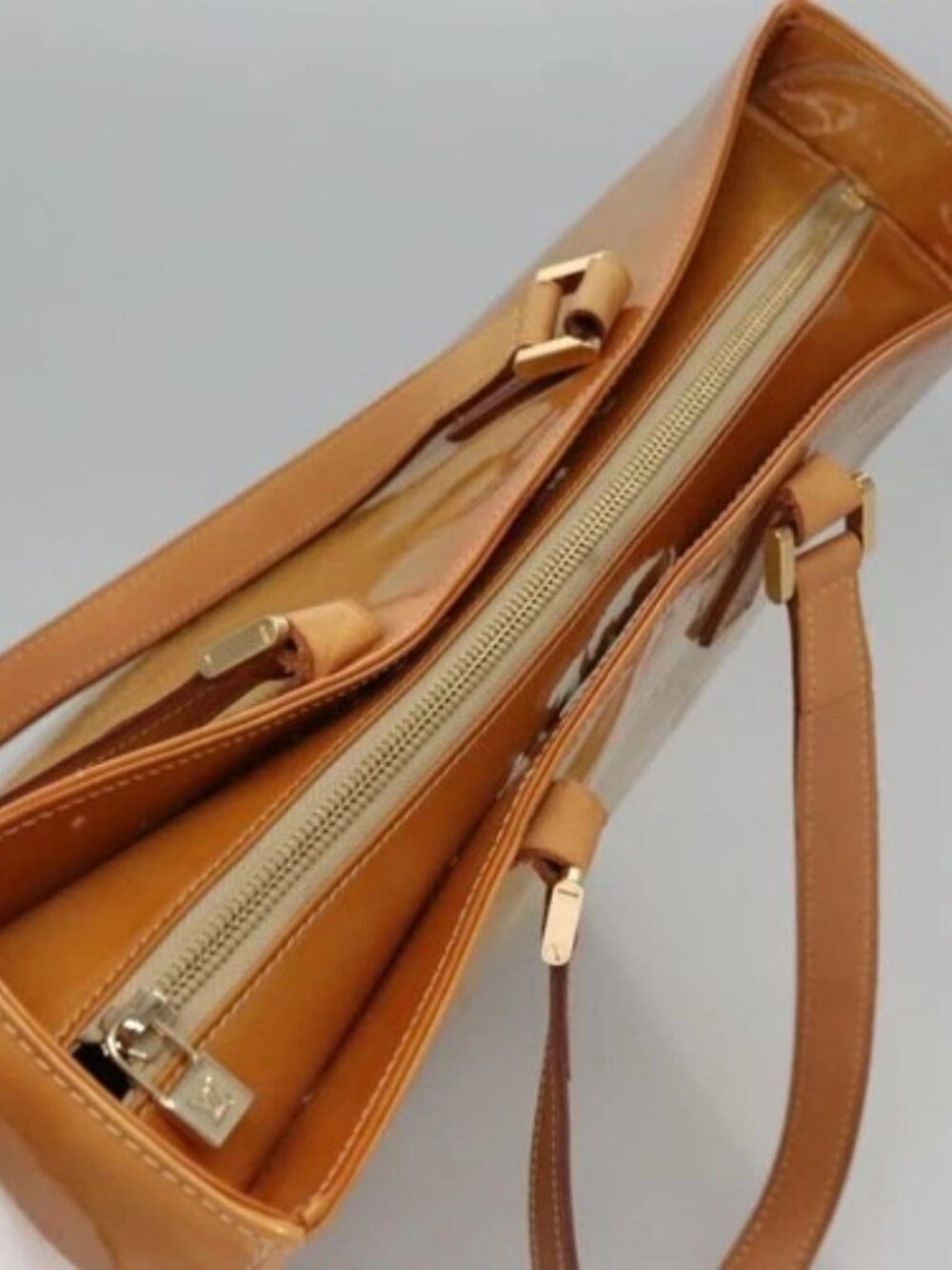 LOUIS VUITTON Monogram Vernis Columbus Tote Bag Beige M91023 LV Auth 100753 - Picture 6 of 16